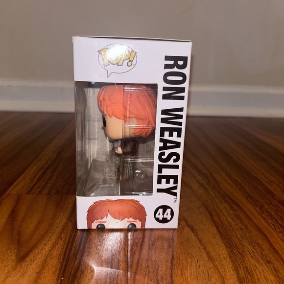 HARRY POTTER RON WEASLEY FUNKO POP - Picture 2 of 4